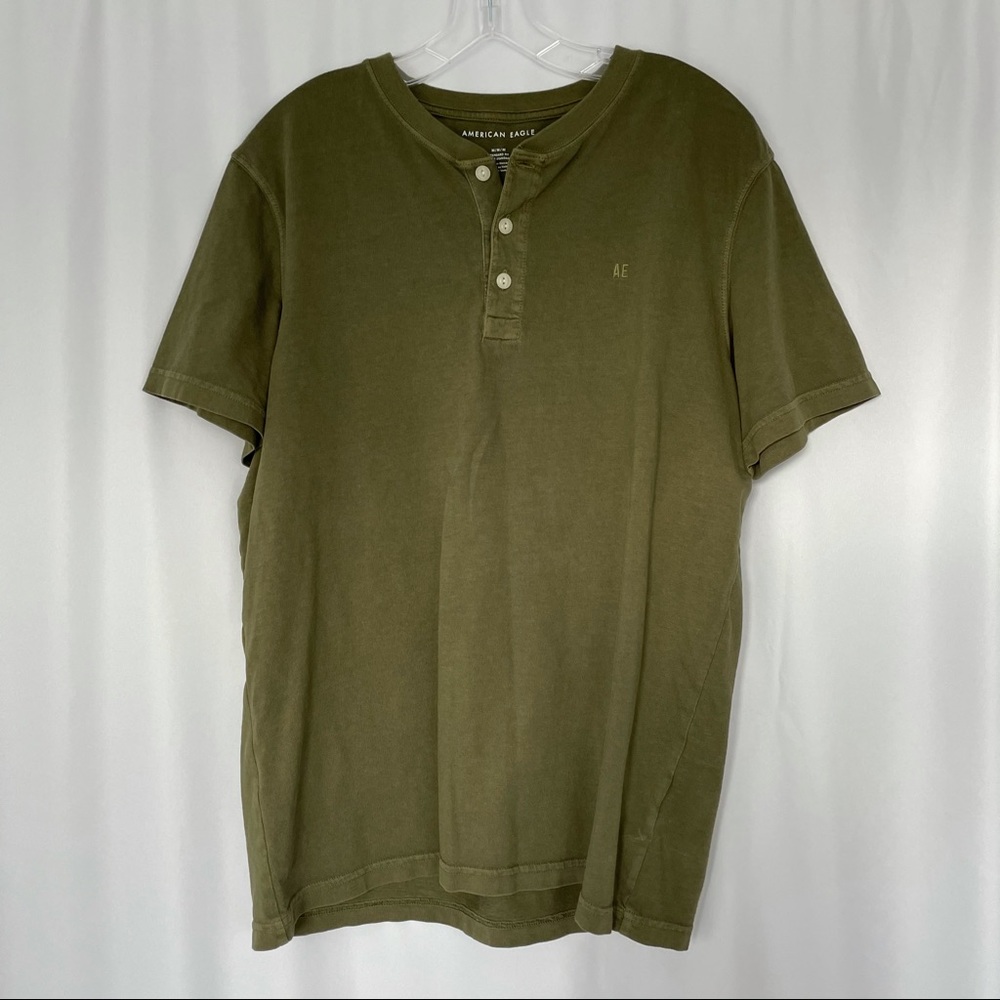 American Eagle Size Men’s Medium Olive Green Shirt